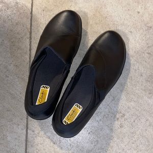 Clarks Non-Slip Clogs